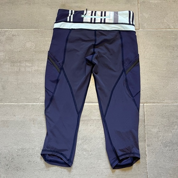 Lululemon Run: A Marathon Crop II in Cadet Blue - Picture 4 of 7